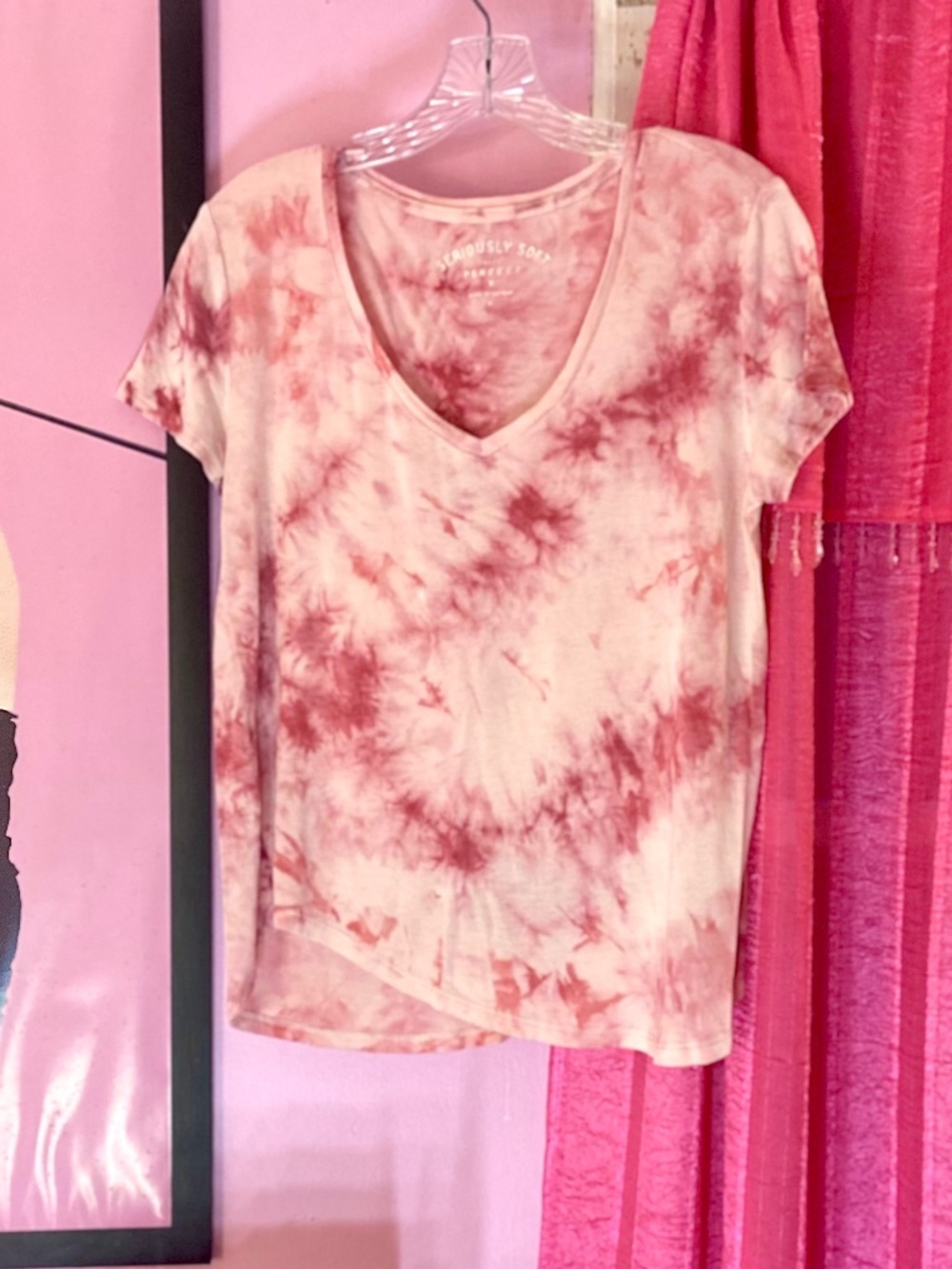 American Eagle Outfitters Pastel Pink Tie-Dye V-Neck Lightweight Women’s Medium